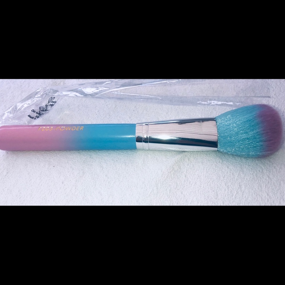 Powder brush - Picture 1 of 2